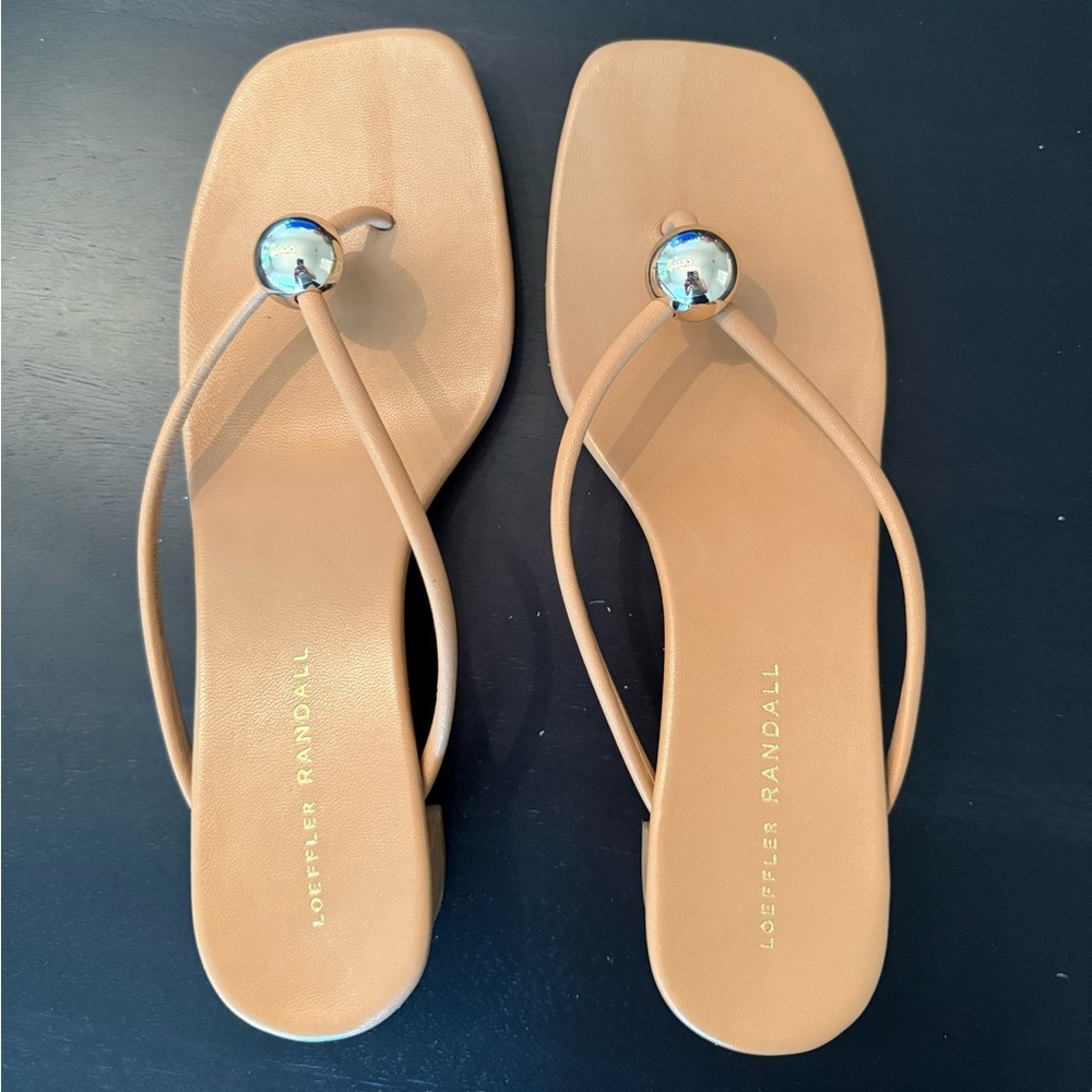 NWOT Loeffler Randall Odessa 8.5